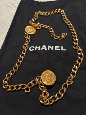 CHANEL Gold-Tone CC Medallion Chain Accent